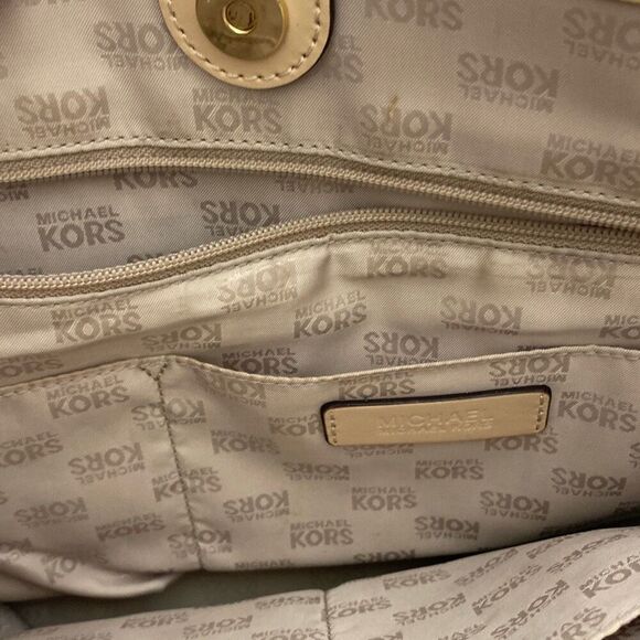 Michael Kors Women's Gold Monogram Logo Metallic Mirror Jet Set Tote Bag Medium - Picture 8 of 16